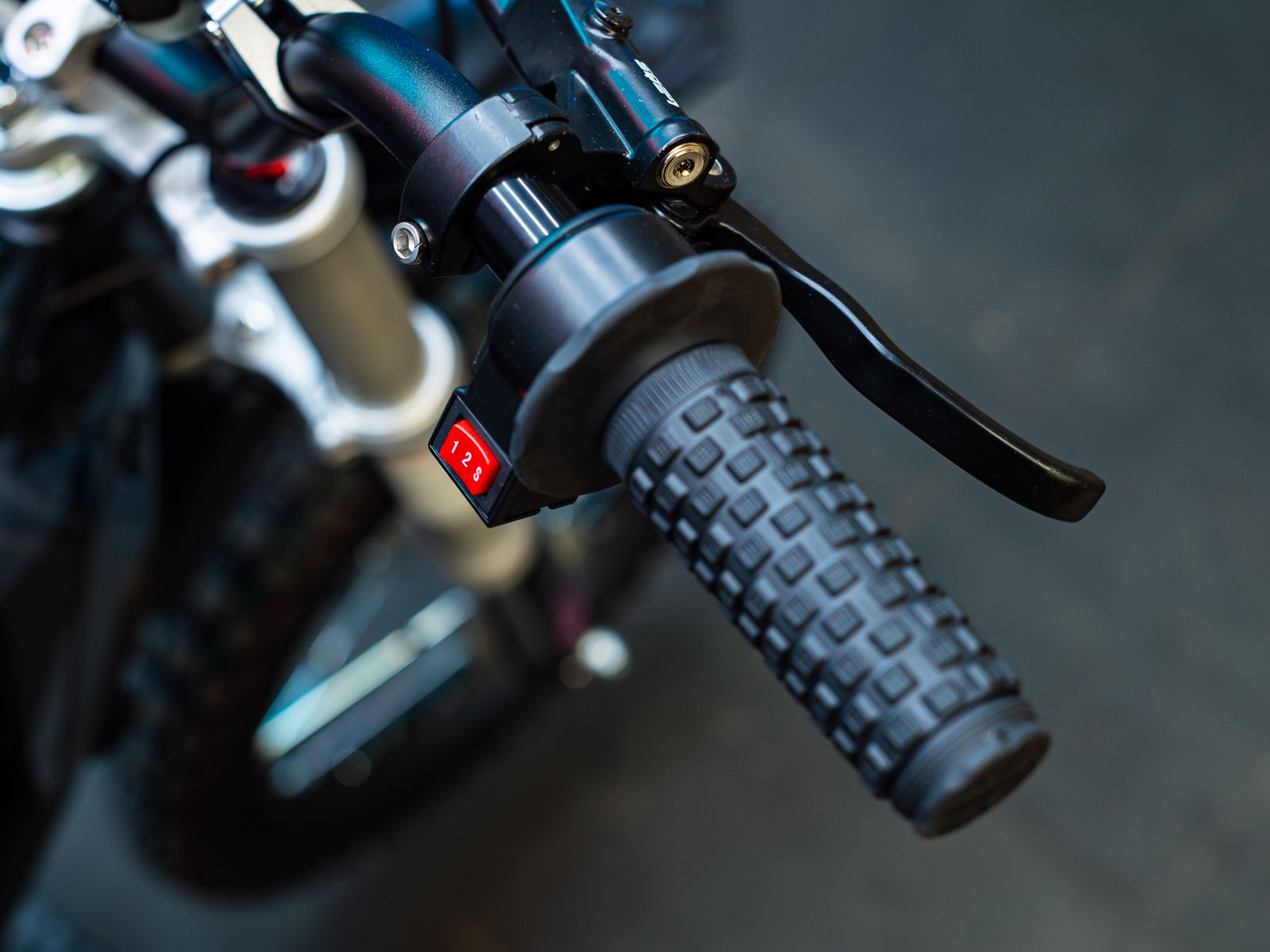 EBOX 3 MX 72V Electric Dirt Bike - Image 5