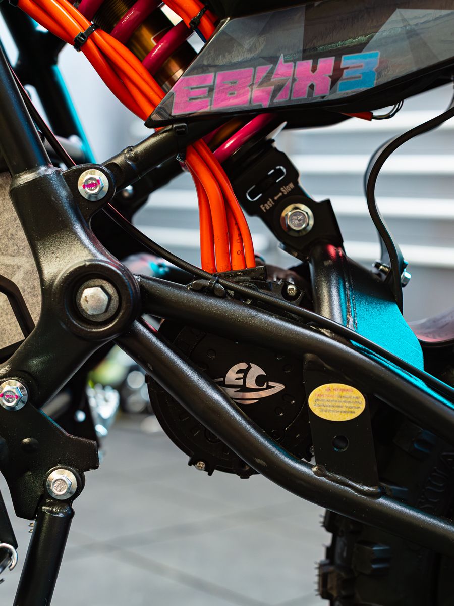 EBOX 3 MX 72V Electric Dirt Bike - Image 6