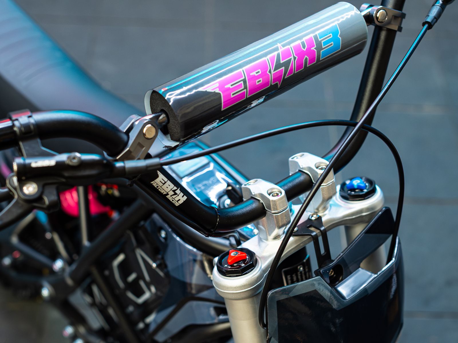 EBOX 3 MX 72V Electric Dirt Bike - Image 7
